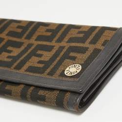 مملوكة مسبقًا Fendi Tobacco Zucca Canvas and Leather Flap Continental Wallet