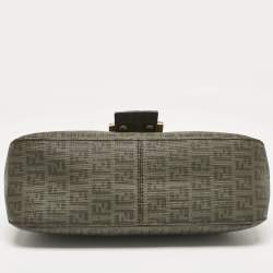 مملوكة مسبقًا Fendi Green Zucchino Coated Canvas Forever Baguette Bag