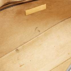 Pre Owned Fendi Cream Leather Medium Studded Baguette Bag