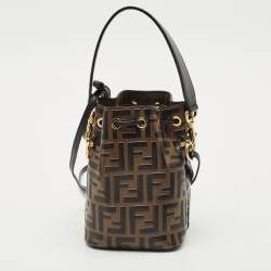 مملوكة مسبقًا حقيبة فندي باكت أربطة ميني مون ترسور جلد وردية فاتحة