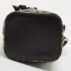 مملوكة مسبقًا حقيبة فندي باكت أربطة ميني مون ترسور جلد وردية فاتحة