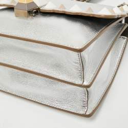 Pre Owned Fendi Silver Leather Small Scalloped Kan I Shoulder Bag