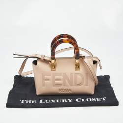 مملوكة مسبقًا حقيبة فندي ميني باي ذا واي جلد أخضر نيون