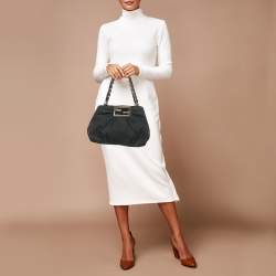 مملوكة مسبقًا Fendi Black Textured Fabric and Patent Leather Small Mia Tote
