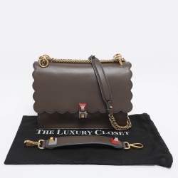 Pre Owned Fendi Etoupe Leather Medium Scalloped Kan I Shoulder Bag
