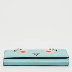 مملوكة مسبقًا محفظة بسلسلة فندي جلد مزينة أزرق فاتح