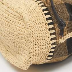 مملوكة مسبقًا حقيبة دلو صغيرة فاندي قماش ثلاثي الألوان ورافيا مون تريزور مع حبل ربط