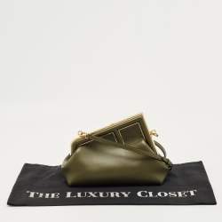 مملوكة مسبقًا Fendi Olive Green Leather Small Fendi First Clutch Bag
