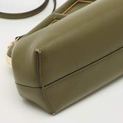 مملوكة مسبقًا Fendi Olive Green Leather Small Fendi First Clutch Bag