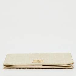 Pre Owned Fendi White Embossed Leather Chain Clutch Bag