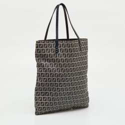 Pre Owned Fendi Navy Blue/Beige Zucchino Canvas and Leather Vintage Shopper Tote
