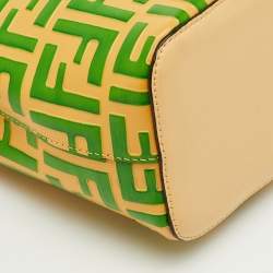 مملوكة مسبقًا حقيبة باكت فندي ميني مون ترسور جلد منقوشة زوكا كريمي/أخضر