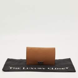 مملوكة مسبقًا Fendi Peekaboo Brown Selleria Leather Wallet