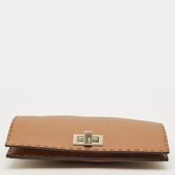 مملوكة مسبقًا Fendi Peekaboo Brown Selleria Leather Wallet