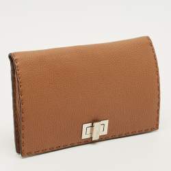 مملوكة مسبقًا Fendi Peekaboo Brown Selleria Leather Wallet