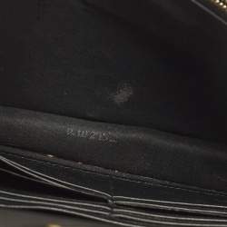 مملوكة مسبقًا محفظة بسلسلة فندي F هو فندي جلد بني/أسود وسط