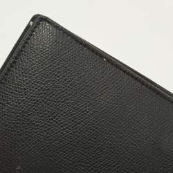 مملوكة مسبقًا محفظة بسلسلة فندي F هو فندي جلد بني/أسود وسط