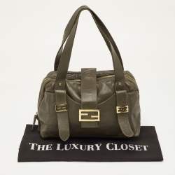 Pre Owned حقيبة فيندي ساتشيل جلد أخضر زيتوني بسحاب