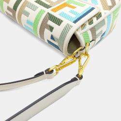 مملوكة مسبقًا حقيبة فندي باكيت بقماش متعدد الألوان كريمي