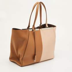 مملوكة مسبقًا حقيبة فندي 3جور جلد بني/زهري فاتح كبير