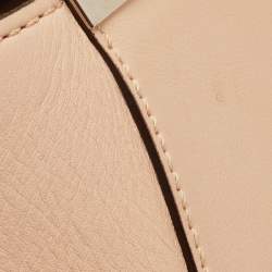 مملوكة مسبقًا حقيبة فندي 3جور جلد بني/زهري فاتح كبير