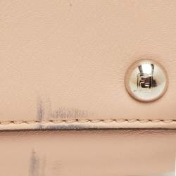 مملوكة مسبقًا حقيبة فندي 3جور جلد بني/زهري فاتح كبير