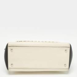 مملوكة مسبقًا حقيبة فندي دوتكوم كبيرة بيضاء/سوداء جلد بخياطة يد