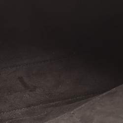 مملوكة مسبقًا حقيبة فندي دوتكوم كبيرة بيضاء/سوداء جلد بخياطة يد