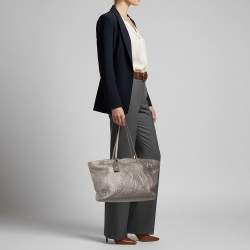 مملوكة مسبقًا Fendi Roll Selleria Metallic Grey Leather Shopper Tote