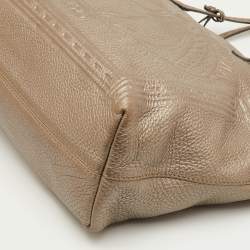 مملوكة مسبقًا Fendi Roll Selleria Metallic Grey Leather Shopper Tote