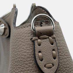 مملوكة مسبقًا حقيبة فنندي ذا واي سيليريا جلد العجل غريج مزوسطة