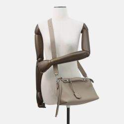 مملوكة مسبقًا حقيبة فنندي ذا واي سيليريا جلد العجل غريج مزوسطة