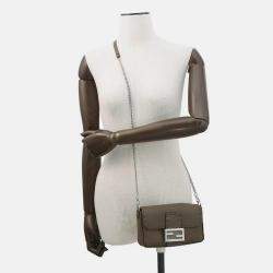 Pre Owned حقيبة كتف فندي باغيت سيليريا مزدوجة السلسلة جلد كاكي حجم ميني