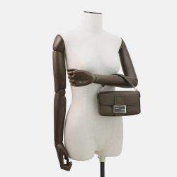 Pre Owned حقيبة كتف فندي باغيت سيليريا مزدوجة السلسلة جلد كاكي حجم ميني