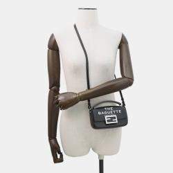 Pre Owned Fendi Marc Jacobs Collaboration Baguette Phone Pouch Black/White Leather