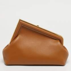 مملوكة مسبقًا حقيبة كتف فندي فيرست جلد بني صغيرة