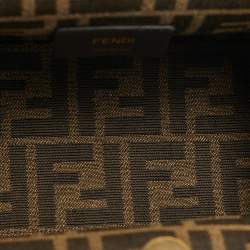 مملوكة مسبقًا حقيبة كتف فندي فيرست جلد بني صغيرة