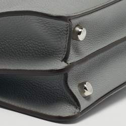 مملوكة مسبقًا حقيبة يد علوية فندي بيكابو أي سى يو صغيرة جلد أبيض