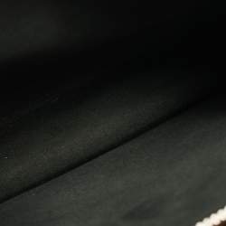 مملوكة مسبقًا حقيبة يد علوية فندي بيكابو أي سى يو صغيرة جلد أبيض