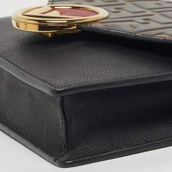 مملوكة مسبقًا محفظة بسلسلة فندي F هو فندي جلد بني/أسود وسط