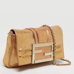 Pre Owned حقيبة كلتش سلسلة جلد لامع ذهبي  فندي ميا