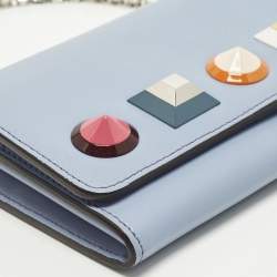 Pre Owned محفظة فندي بسلسلة جلد أزرق فاتح مرصعة بالمسامير