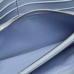 Pre Owned محفظة فندي بسلسلة جلد أزرق فاتح مرصعة بالمسامير