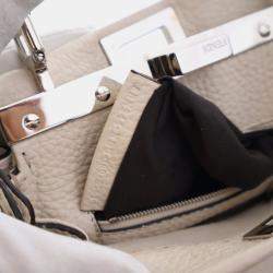 مملوكة مسبقًا حقيبة فندي بيكابو عجل صغيرة