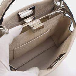 مملوكة مسبقًا حقيبة فندي بيكابو عجل صغيرة