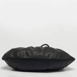 مملوكة مسبقًا Fendi To You Black Leather Convertible Clutch Bag