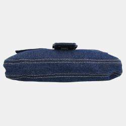 مملوكة مسبقًا حقيبة فندي باغيت جينز نيلي