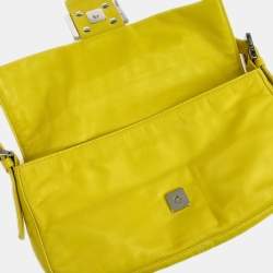 مملوكة مسبقًا حقيبة باغيت جلدية صفراء فندي