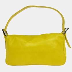 مملوكة مسبقًا حقيبة باغيت جلدية صفراء فندي