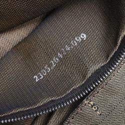 مملوكة مسبقًا حقيبة فندي باجيت زوكا بنية